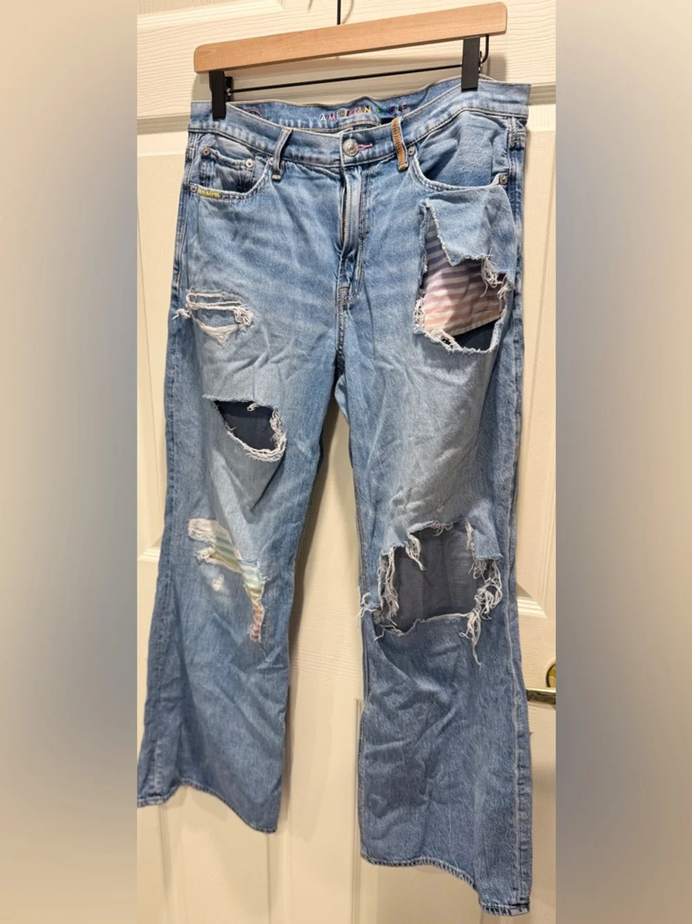 AE Pride Strigid Ripped Low-Rise Baggy Flare Jean-Size 6 - Picture 2 of 16